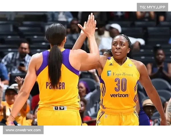 康涅狄格阳光不敌洛杉矶火花,查尔斯与马布雷各得19分 康涅狄格阳光不敌洛杉矶火花,查尔斯与马布雷各得19分